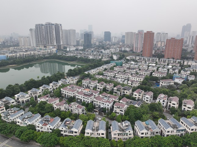 Gửi Tiền Ngân Hàng hay Đầu Tư Bất Động Sản?