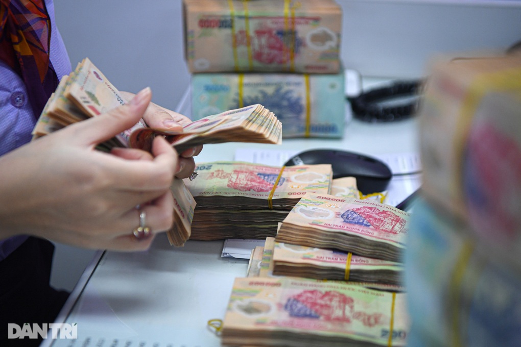 Gửi Tiền Ngân Hàng hay Đầu Tư Bất Động Sản?